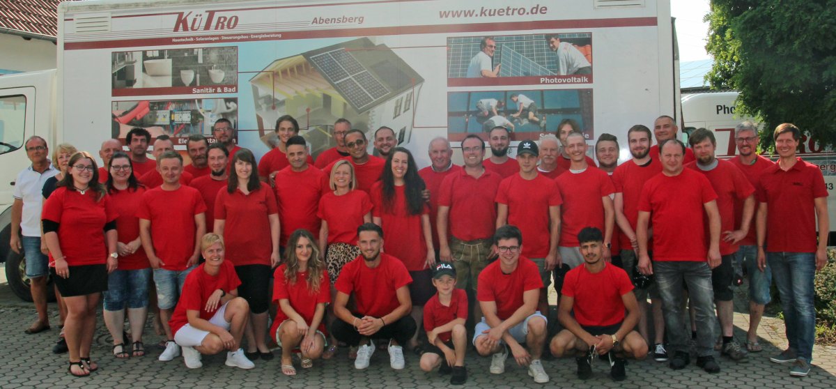 Kütro-GmbH-Co.-KG-Gruppenfoto.jpg